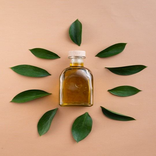 Using Curry Leaves for Hair Health: Anecdotal Benefits and Tips